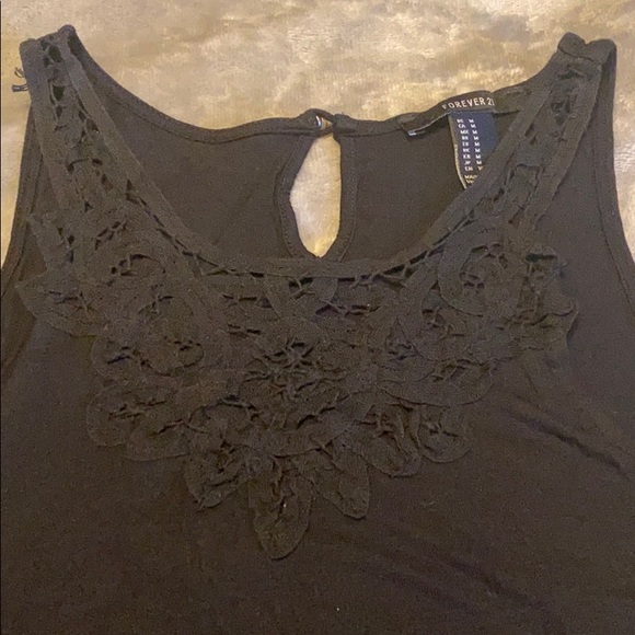 Crop top - Picture 2 of 6